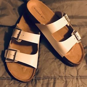 White Madden Girl belt type sandals!